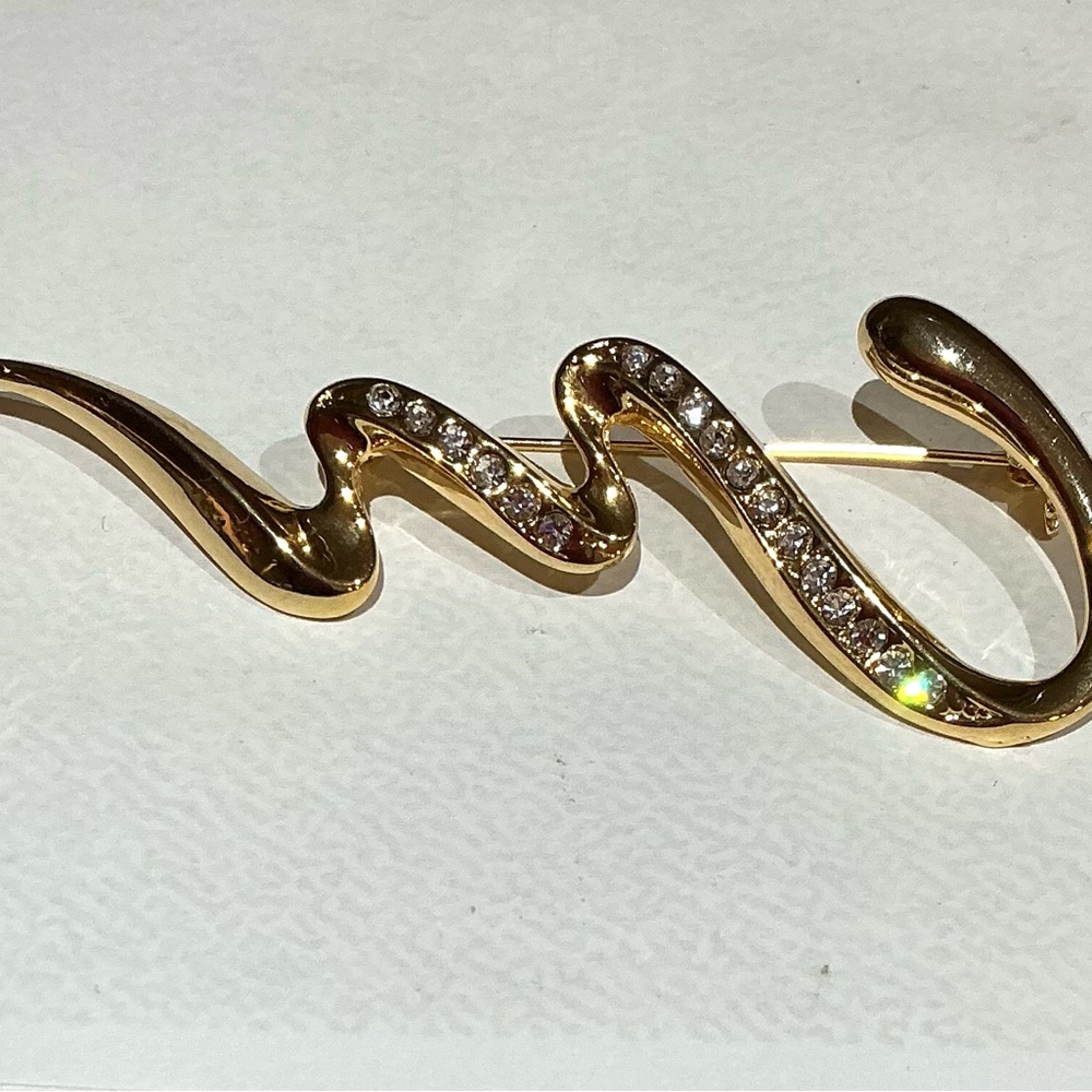 Vintage  Gold Tone Wave Brooch with Crystals